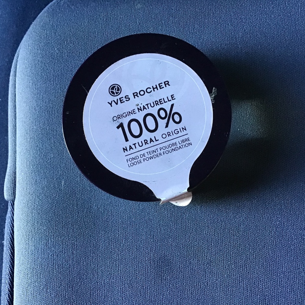 Yves Rocher Loose Powder Foundation 100 Very Light